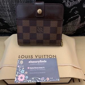 🔴SOLD🔴Louis Vuitton Damier Compact Zip Wallet